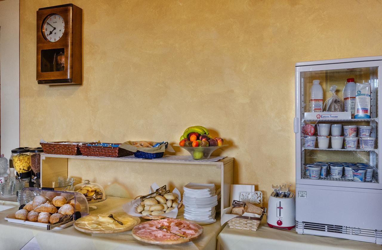 Hotel Casa Diocesana Di לוקה מראה חיצוני תמונה