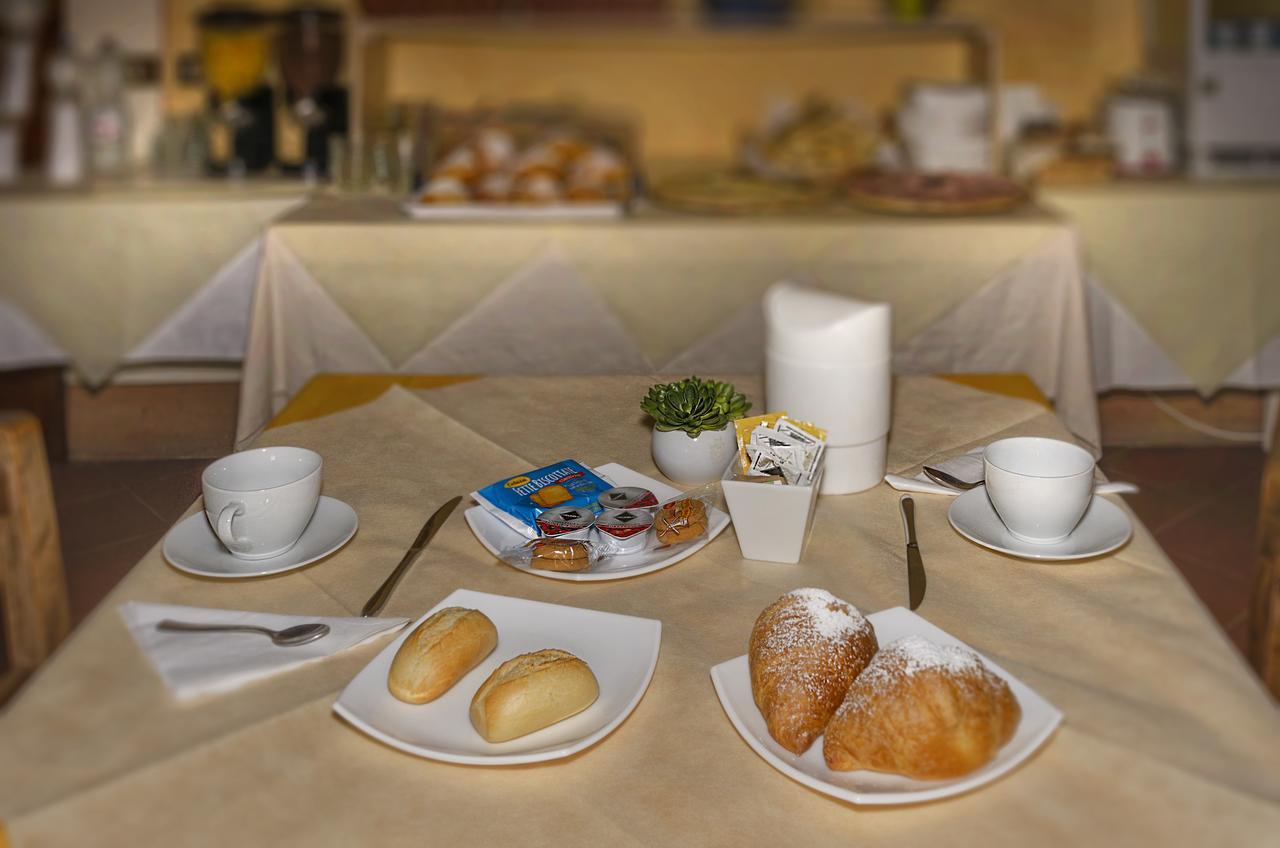 Hotel Casa Diocesana Di לוקה מראה חיצוני תמונה