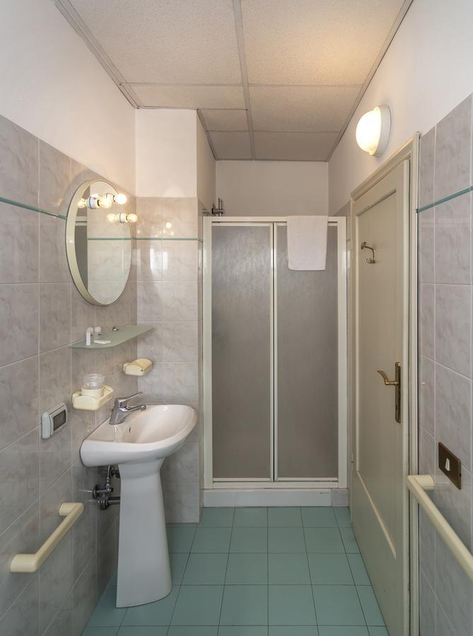 Hotel Casa Diocesana Di לוקה מראה חיצוני תמונה
